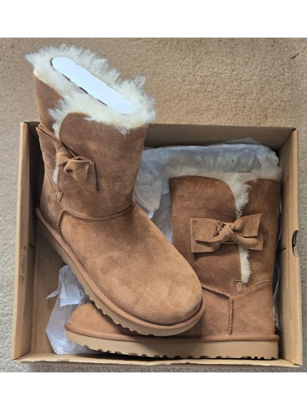 UGG Women's Daelynn Leather Bow Suede Shearling Boots Chestnut US Size 8